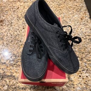 Vans Atwood size 10.5 men’s ready for a new home, no scuffs, no tears